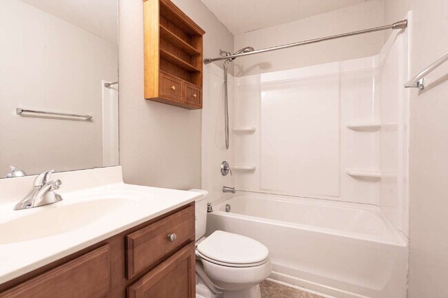 Building Photo - Available July 10th! Immaculate 3-Bedroom Home with Modern Updates