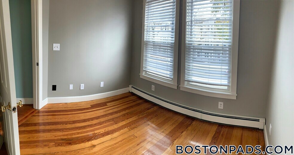 Building Photo - 291 Dorchester St