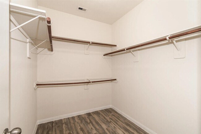 Building Photo - 699 Fallow Ln