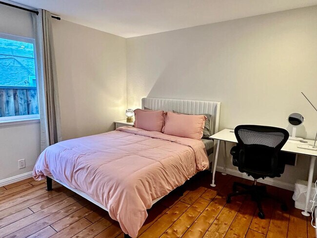 Building Photo - 6505 Skyfarm Dr