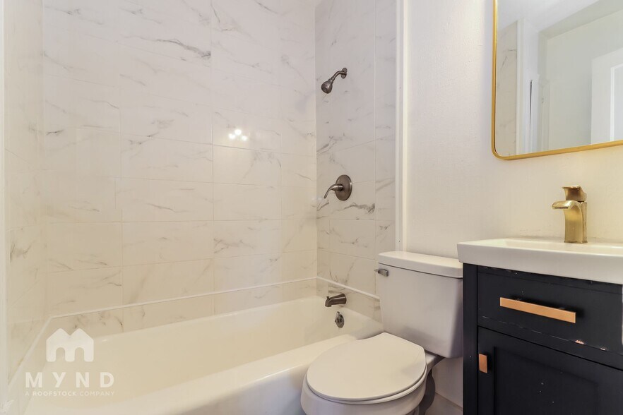 Building Photo - 3301 Yale St N