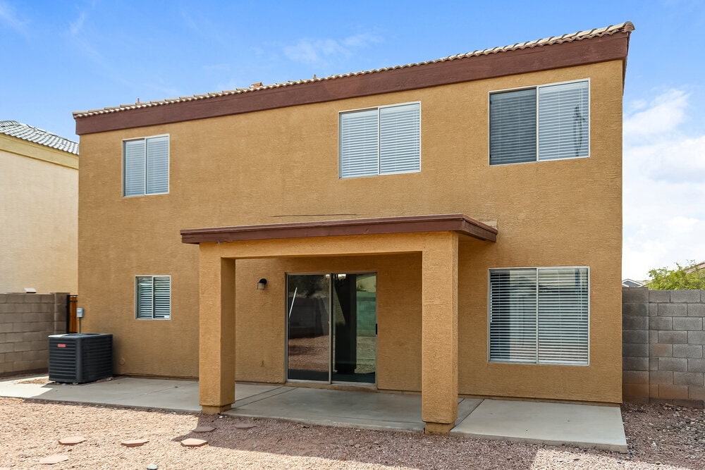 Building Photo - 12430 W Valentine Ave