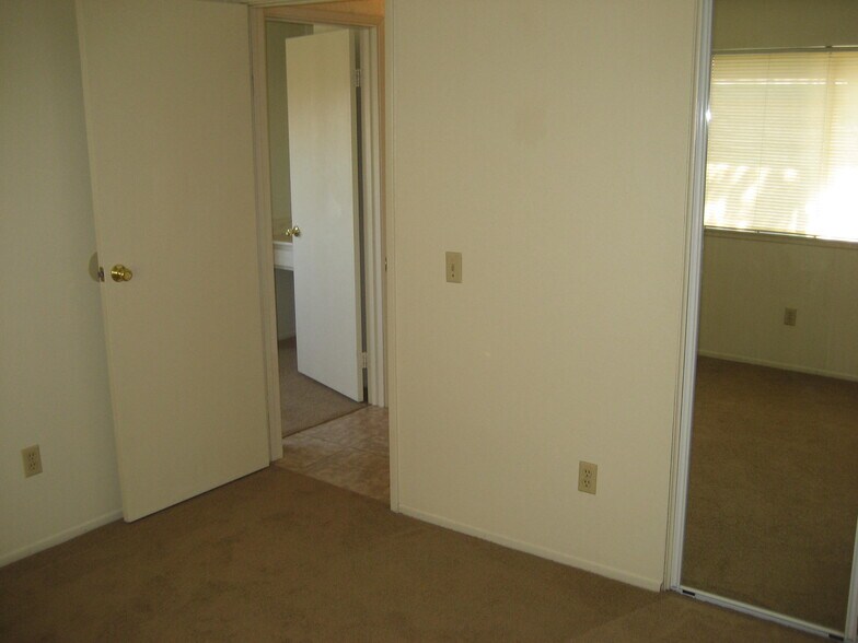 Building Photo - 72673 Raven Rd