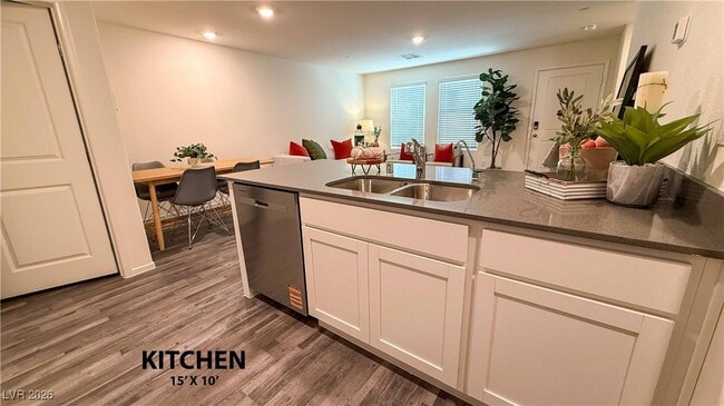 Building Photo - 4989 Fern Mesa Ave