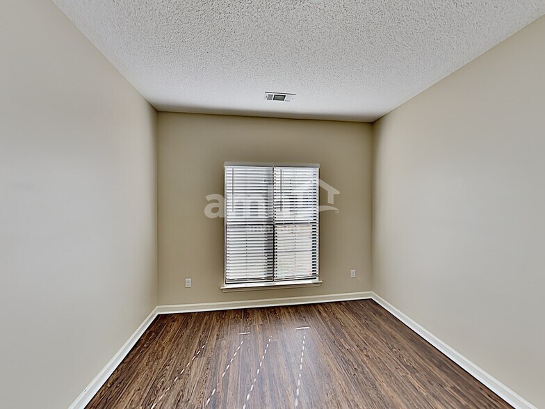 Building Photo - 8716 Nuthatch Ln