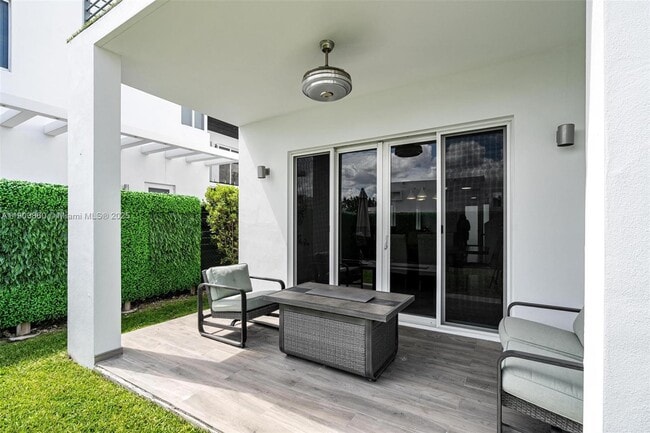 Building Photo - 10330 NW 68th St