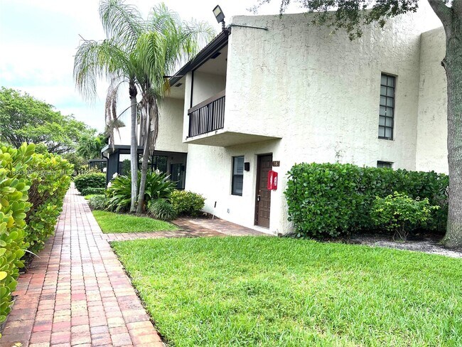 Building Photo - 721 SE 1st Way