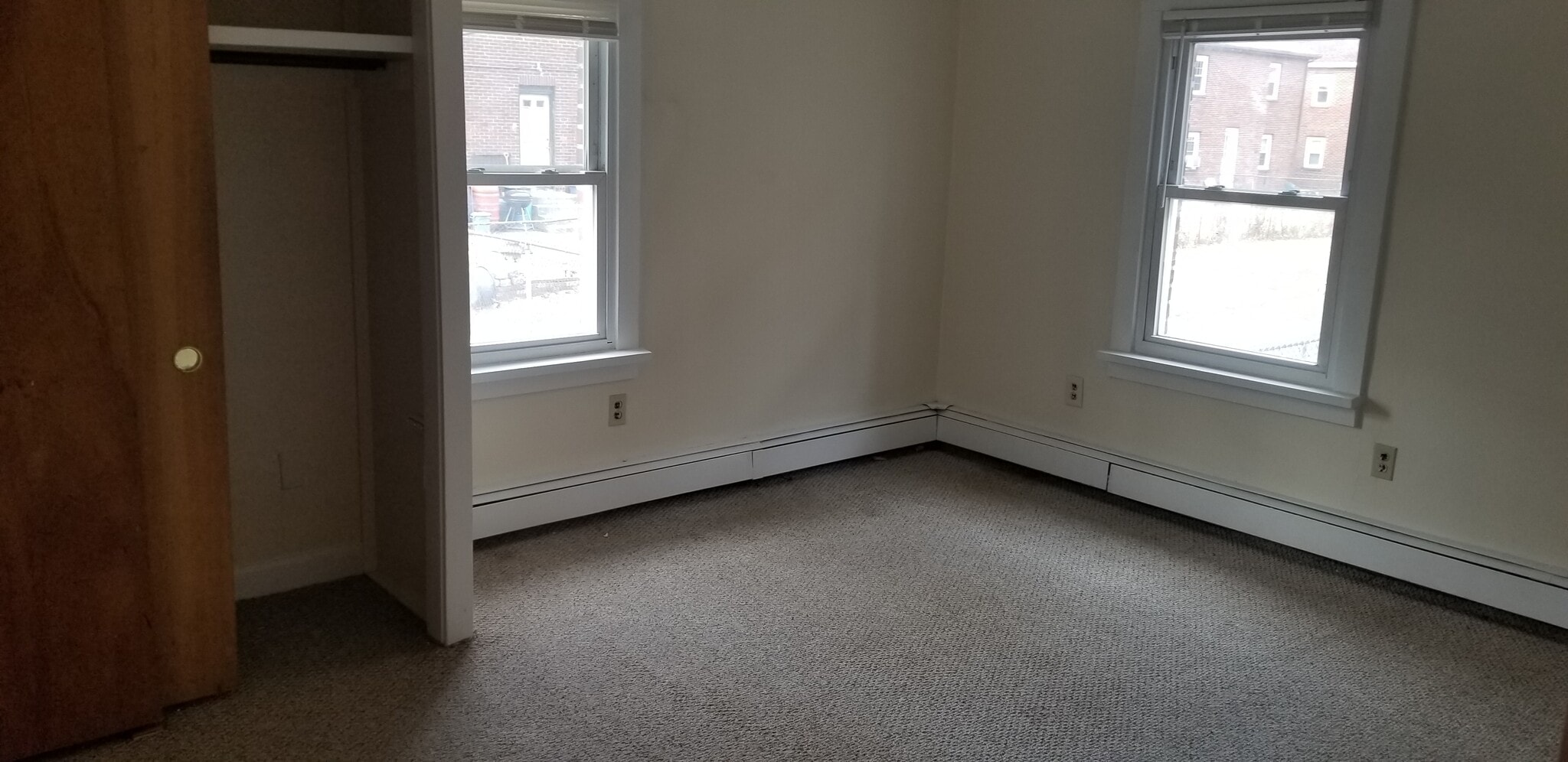 Building Photo - 12 Brock St