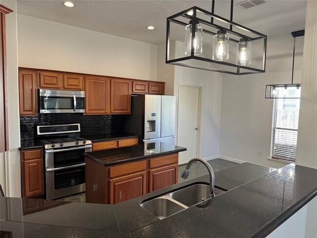 Building Photo - 19322 Pinewood Bluff Ln