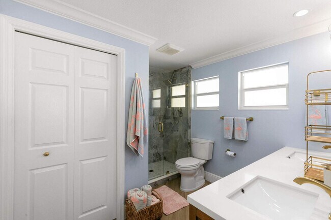 Building Photo - 685 N Barfield Dr