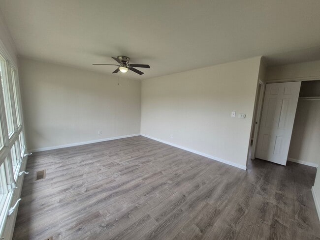 Building Photo - Fully remodeled 3 bedroom home!