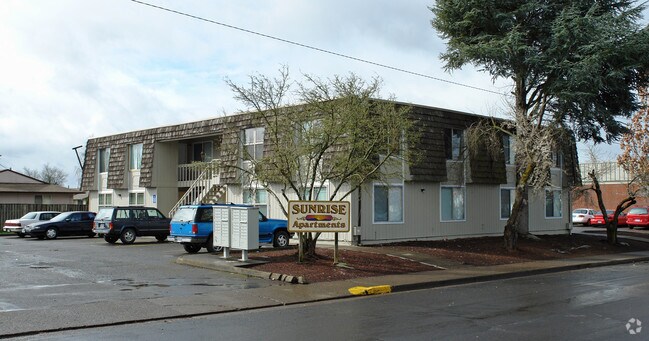 Primary Photo - Sunrise Apartments