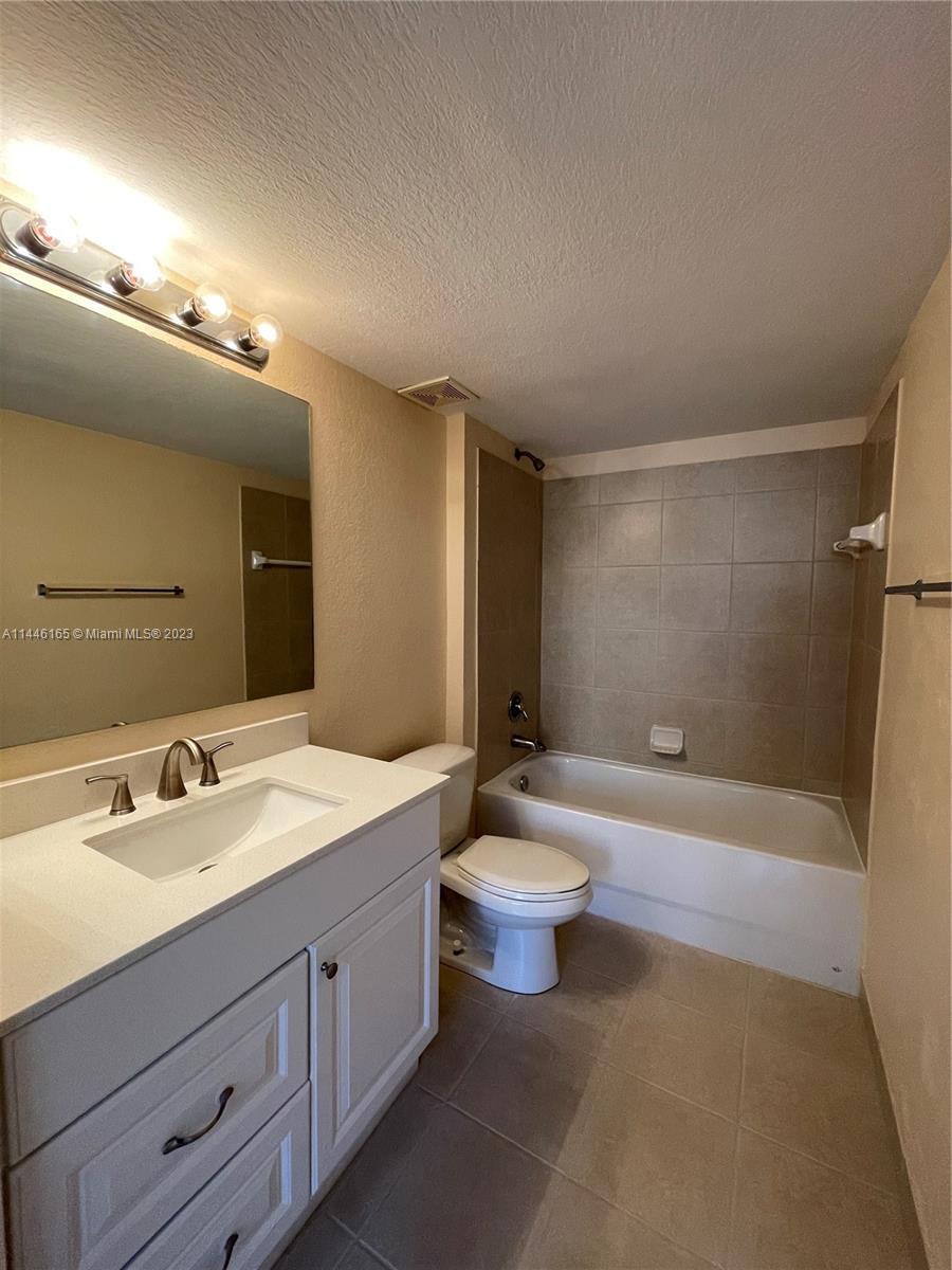 Building Photo - 6760 Heritage Grande