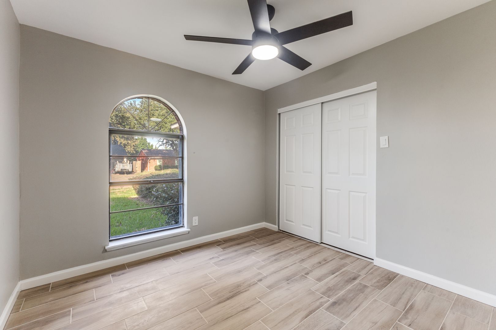 Building Photo - 5710 Ridgecove Dr