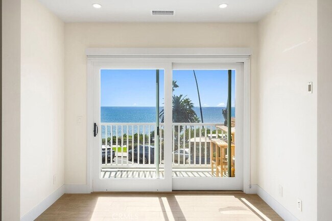 Building Photo - 376 Cliff Dr