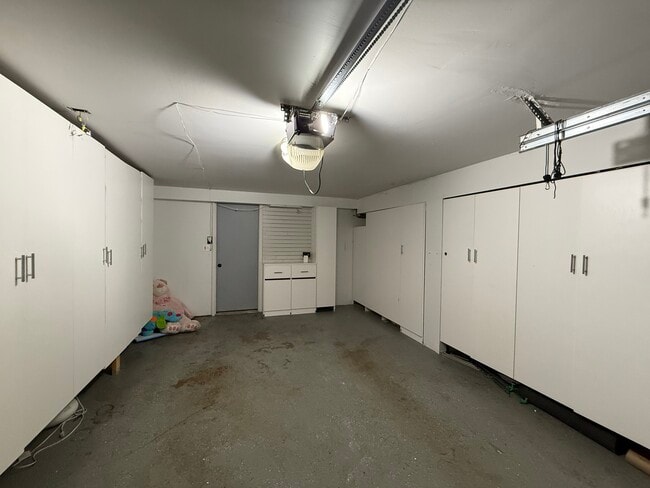 Building Photo - 1710 Dempster St