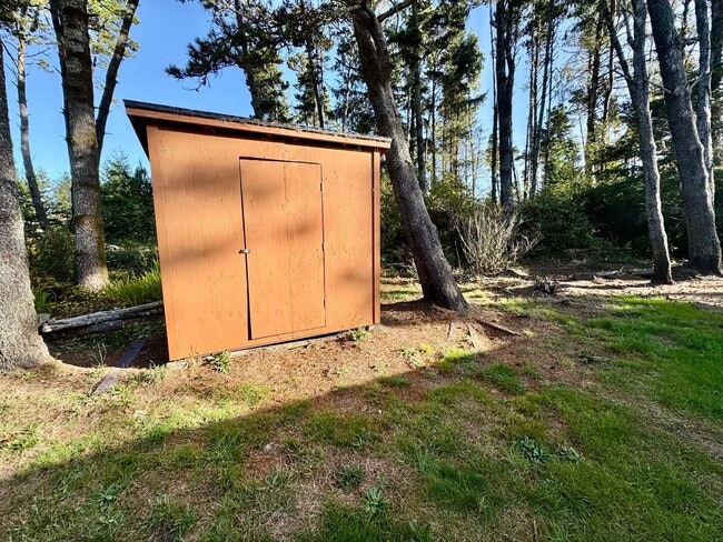Building Photo - Large Yard 3bd 2ba Home in Long Beach!