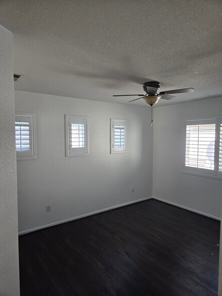 Room #2 (Large) - 4747 Camberley Ct