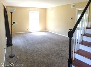 Building Photo - Nice 4 bedroom 2 bath located in Graymoor/...
