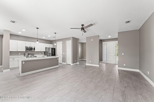 Building Photo - 295 San Marino Rd SW