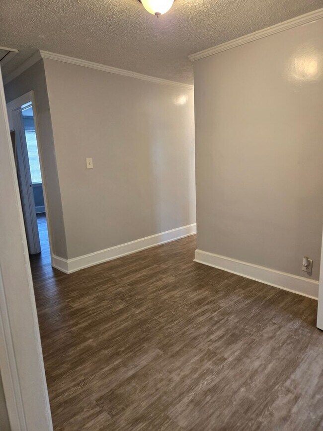 Building Photo - 4 Bedroom; 2 Bath home with Central Heatin...