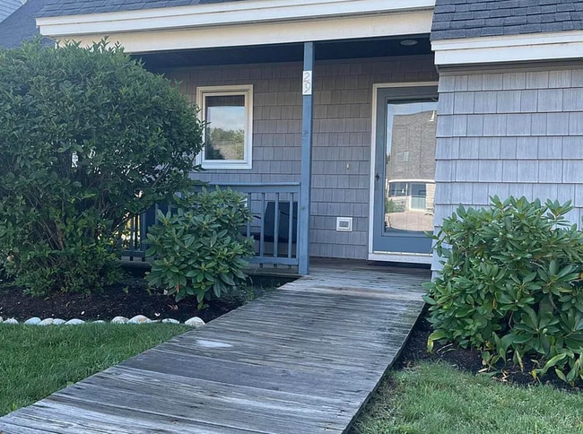 Building Photo - 146 W Grand Ave