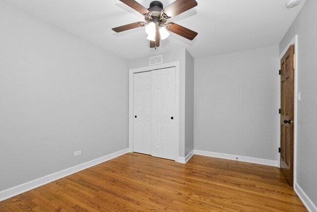 Building Photo - 433 Hackberry Rd