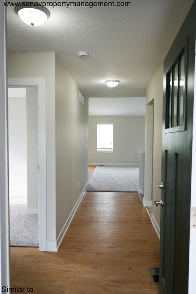 Building Photo - "Modern Comfort & Convenience: 3 Bed, 2 Bath Ranch Style Home in Waukee's Prime Location"