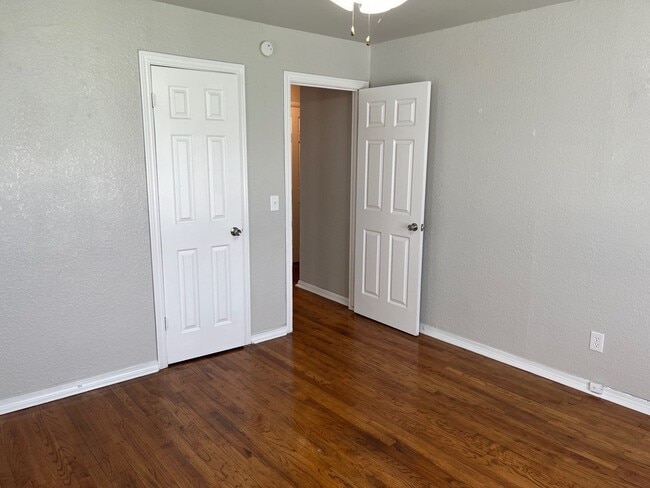 Building Photo - 3 bed 2 bath -Edmond (Danforth and Blvd)