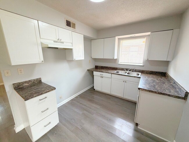 Building Photo - Newly Renovated Home In Whitehaven - Open To Section 8