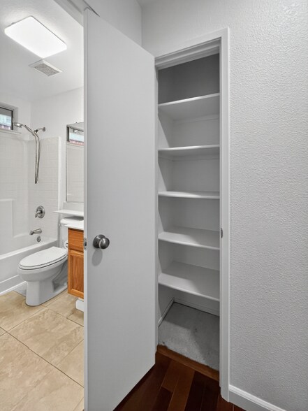 Building Photo - 632 Corliss St