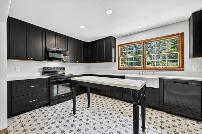 Building Photo - 758 9th Ave