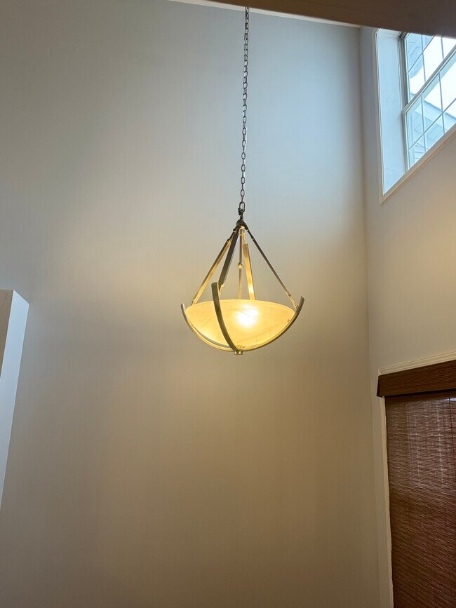 Building Photo - 1397 Ashbury Ln E