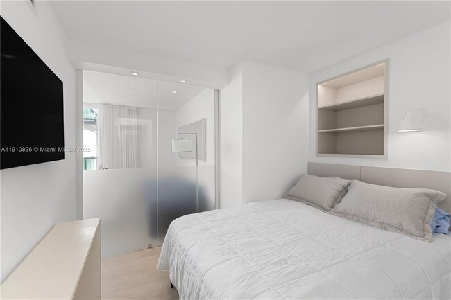 Building Photo - 1000 West Ave