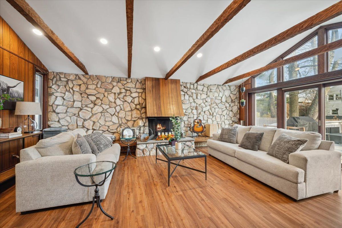 Building Photo - 16 Hickory Rd