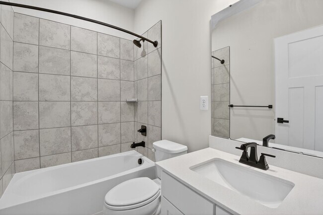 Building Photo - 19753 Grn Vlg Dr