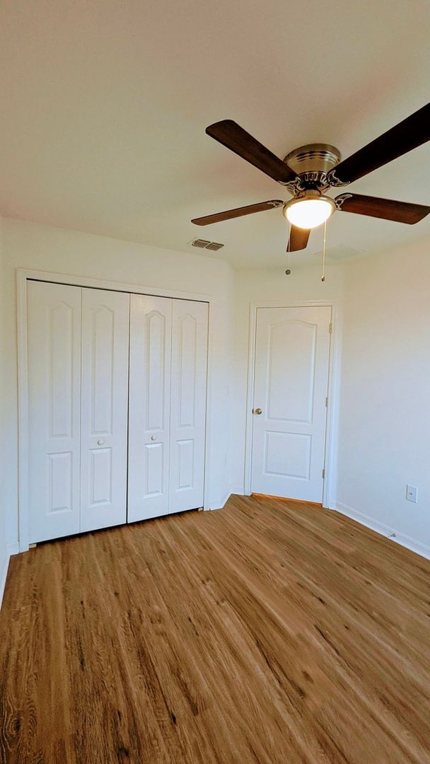 Building Photo - BEAUTIFUL 3-BEDROOM, 3-BATHROOM LUXURY TOW...