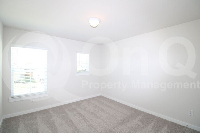 Building Photo - 330 Fire Rock Dr