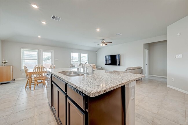 Building Photo - 3206 Dry Creek Dr