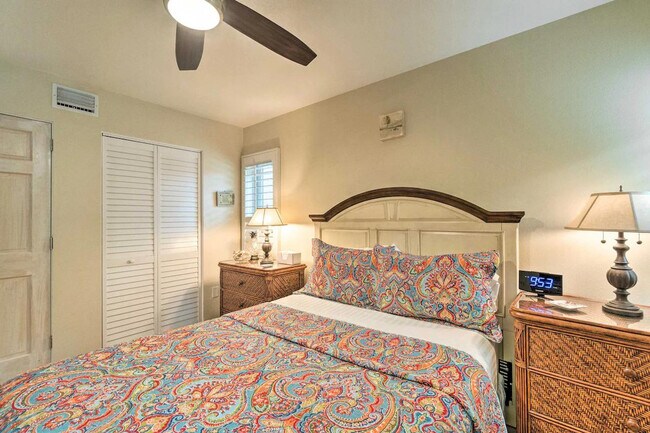 Building Photo - 2850 Gulf of Mexico Dr