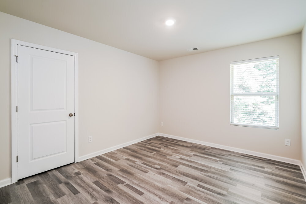 Building Photo - 444 Clematis Court