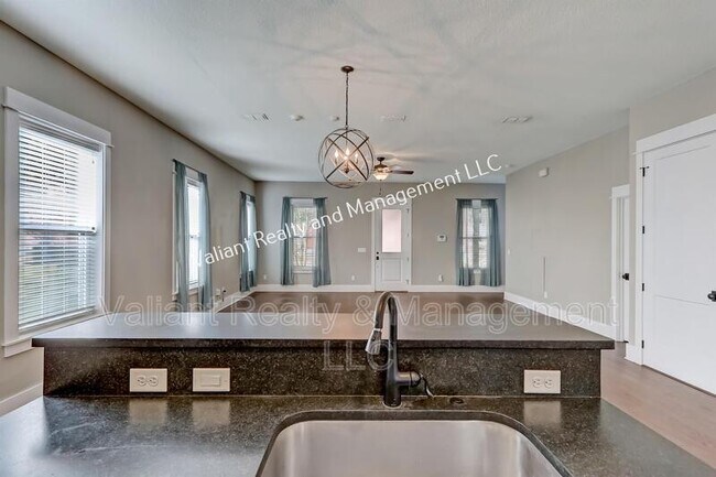 Building Photo - 1228 Willow Ct