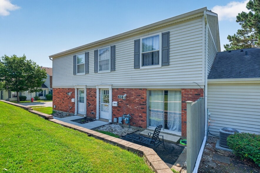 Building Photo - 614 Bryn Mawr Ct
