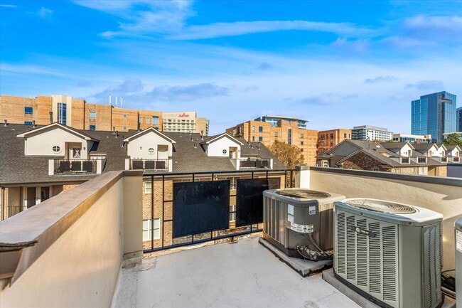 Building Photo - 36 Waterway Ct