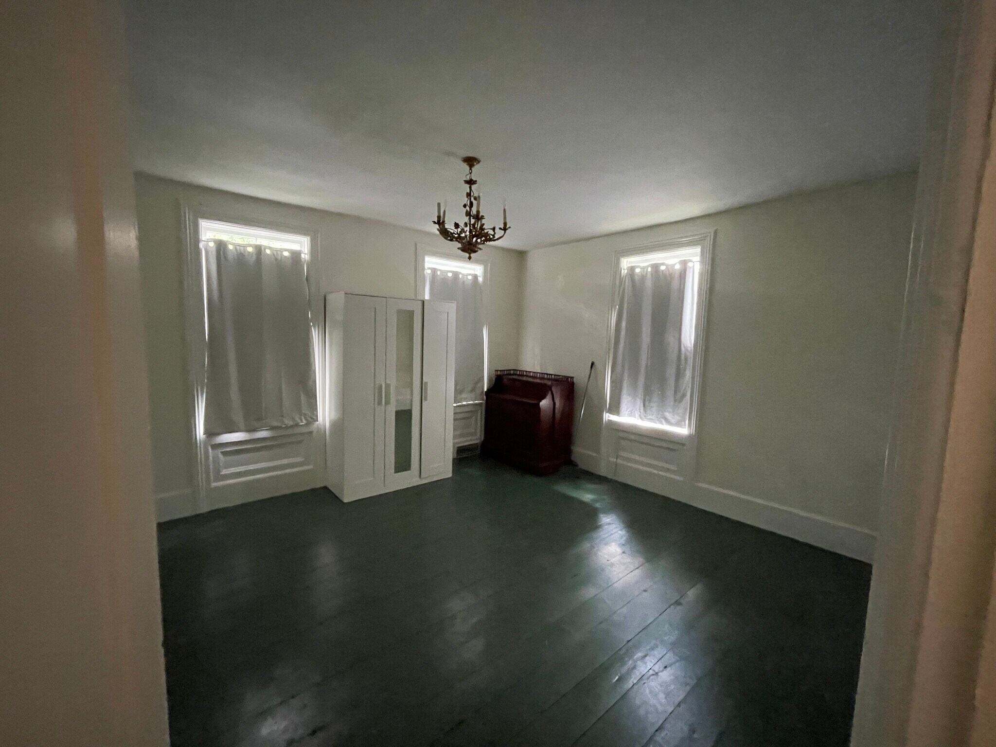 Unit 1 (3BR) - 24 Leatherstocking St