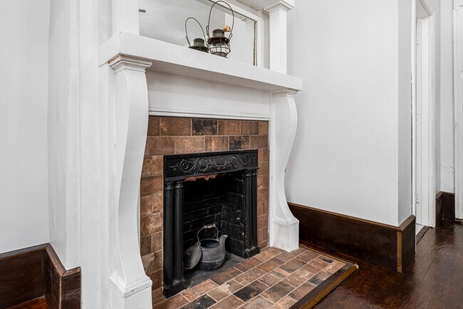 Building Photo - 120 S Cherokee St