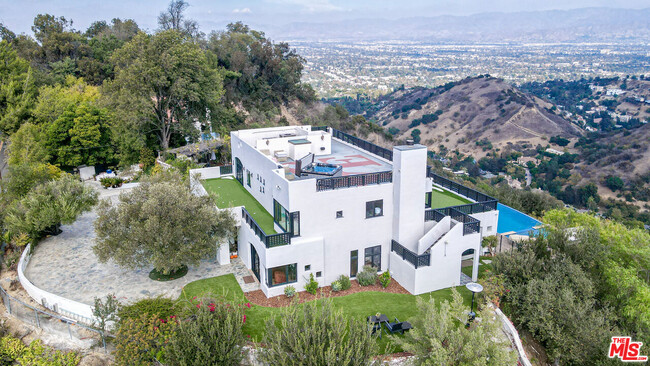 Building Photo - 13211 Mulholland Dr