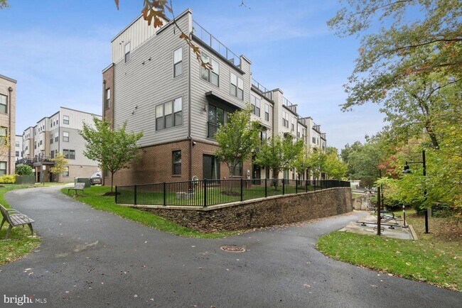 Building Photo - 1641 Bandit Loop