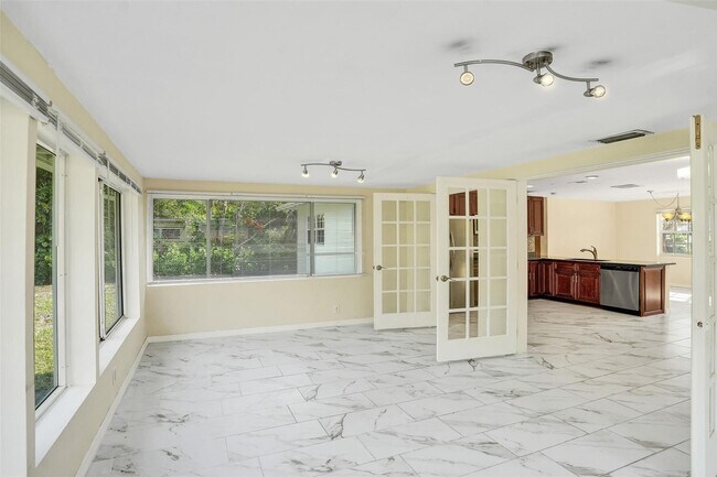 Building Photo - 249 NW 4th Diagonal