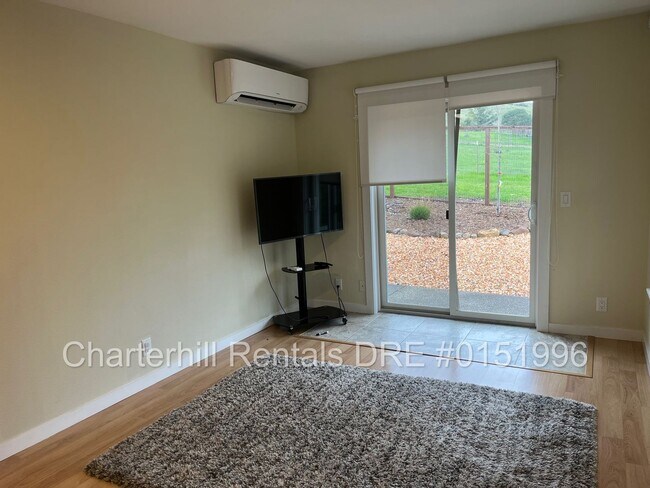 Building Photo - Beautiful granny unit in the Bennett Valle...